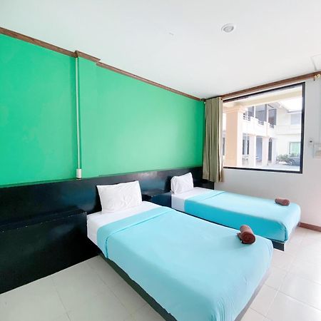 Tanatnan Hotel Ranong Esterno foto