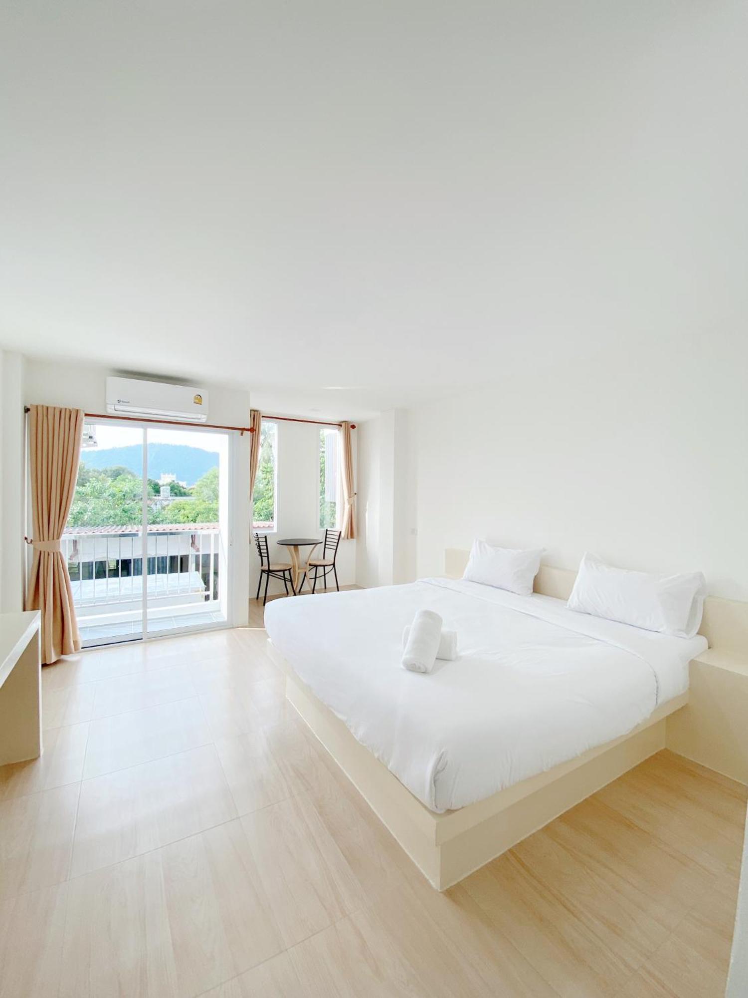 Tanatnan Hotel Ranong Esterno foto